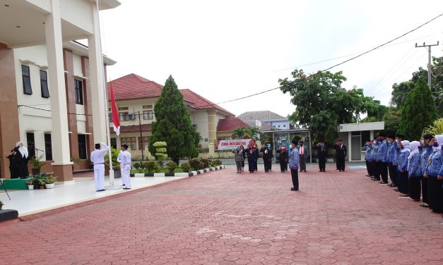 PENGADILAN TINGGI BANGKA BELITUNG MELAKSANAKAN UPACARA BENDERA PERINGATAN HARI PAHLAWAN KE-75 TAHUN 2020 DAN MENGIKUTI UPACARA BERSAMA FORKOPIMDA SERTA ZIARAH TABUR BUNGA DI TAMAN MAKAM PAHLAWAN ”PAWITRALAYA” PROVINSI KEPULAUAN BANGKA BELITUNG