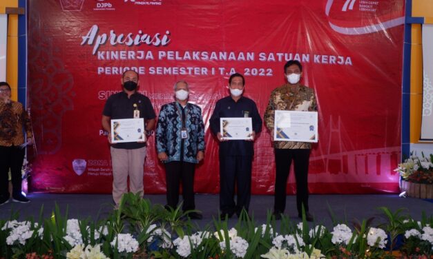 Pemberian Penghargaan Kepada Pengadilan Tinggi Bangka Belitung Sebagai Satuan Kerja Berkinerja Terbaik Semester I TA 2022 oleh KPPN Pangkalpinang