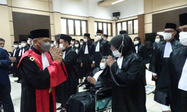 Ketua, Mas Hushendar, S.H., M.H. Resmi Melantik 30 (Tiga Puluh) Calon Advokat