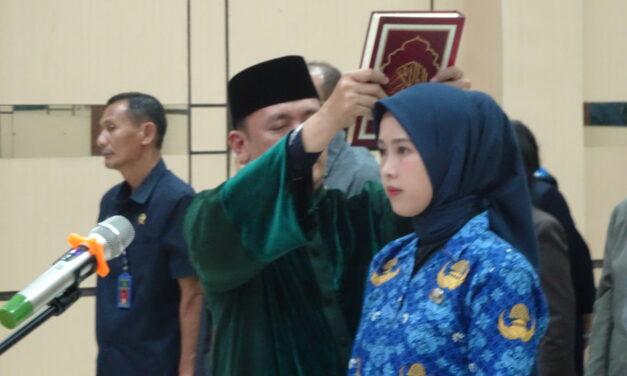 MAS HUSHENDAR, S.H., M.H., KETUA RESMI MELANTIK CALON PEGAWAI NEGERI SIPIL