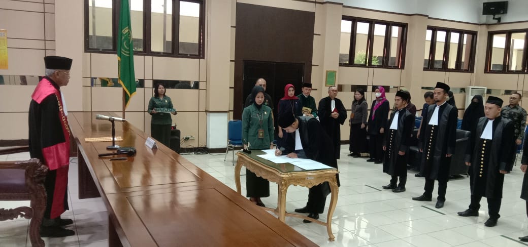 Pengambilan Sumpah atau Janji Advokat Dewan Pengacara Nasional (DPN)