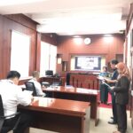 Membacakan Tata Tertib Ujian Tulis