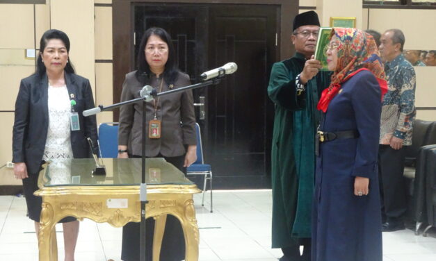 Ketua Pengadilan Kembali Melantik Panitera Baru