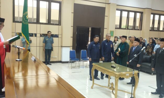 PENGAMBILAN SUMPAH DAN PELANTIKAN PANITERA MUDA DAN PANITERA PENGGANTI