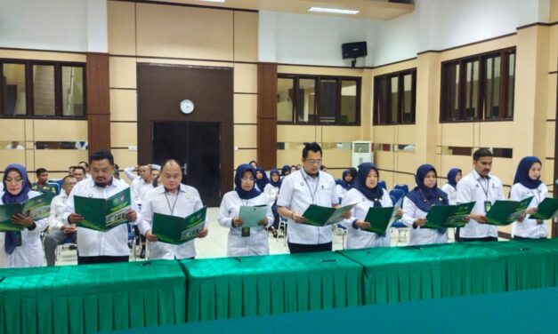 Seluruh Keluarga Besar Pengadilan Tinggi Bangka Belitung melaksanakan Penandatanganan Pakta Integritas, Perjanjian Kinerja dan Komitmen Bersama