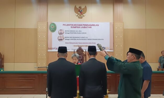 Pelantikan dan Pengambilan Sumpah Jabatan Panitera Muda Hukum dan Panitera Muda Tipikor pada Pengadilan Tinggi Bangka Belitung