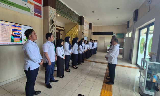 Senin, 27 Oktober 2025 - Kegiatan Rutin Pengarahan Petugas PTSP PT Bangka Belitung