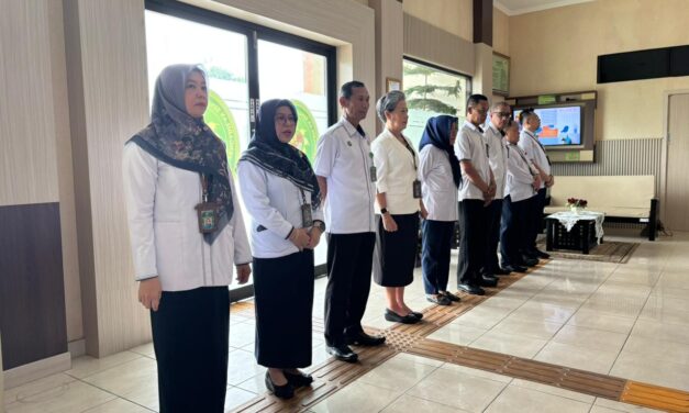 Senin, 13 Oktober 2025 - Kegiatan Rutin Pengarahan Petugas PTSP PT Bangka Belitung