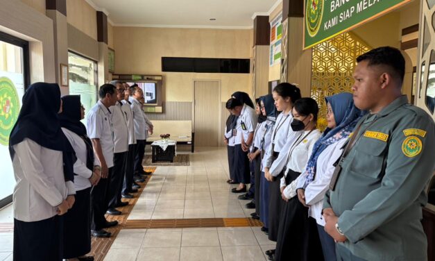 Senin, 6 Oktober 2025 - Kegiatan Rutin Pengarahan Petugas PTSP PT Bangka Belitung