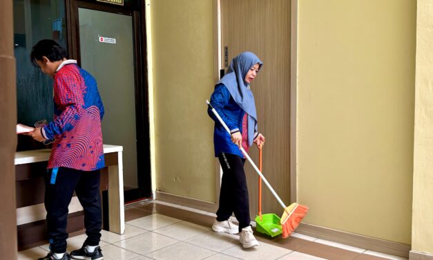 Jumat, 14 November 2025 - Kegiatan Jumat Rutin Kerja Bakti