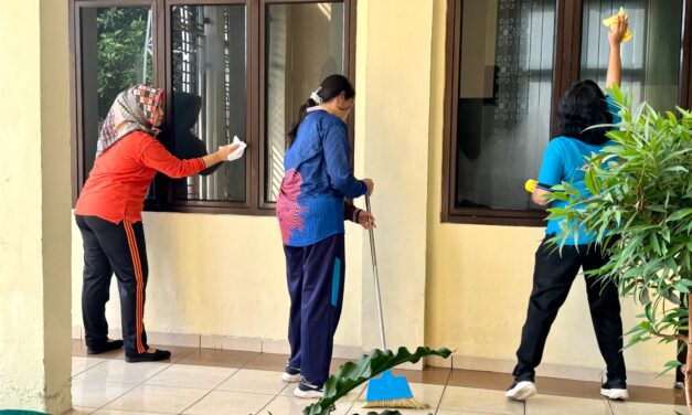 Jumat, 14 November 2025 - Kegiatan Jumat Rutin Kerja Bakti