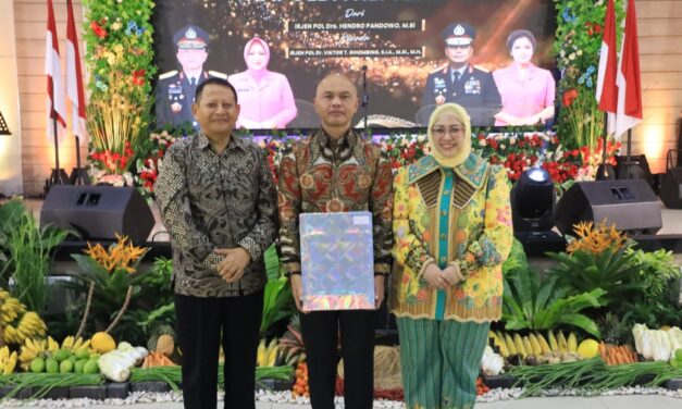 Jumat, 31 Oktober 2025 - Kegiatan Pisah Sambut Kapolda Lama dan Baru di Gedung Tribrata Polda Kep. Babel