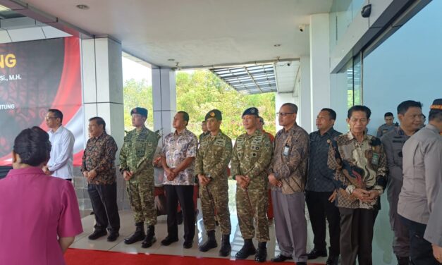Jumat, 31 Oktober 2025 - Kegiatan Penyambutan Irjen Pol Drs Viktor T. Sihombing, S.I.K.  M.Si., M.H. di Gedung VIP Bandara Depati Amir
