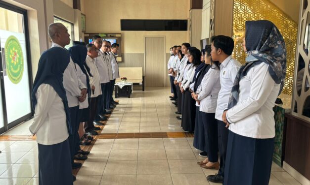 Senin, 15 Desember 2025 - Kegiatan Rutin Pengarahan Petugas PTSP PT Bangka Belitung