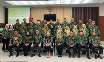 MEMPERKUAT KUALITAS PERADILAN: Pengadilan Tinggi Bangka Belitung Melakukan Pengawasan dan Pembinaan SEMA Terbaru dan Buku II Edisi 2026 terhadap PN Mentok